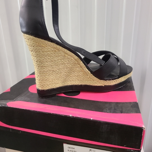 Brand new black wedge platform sandals - Picture 3 of 9